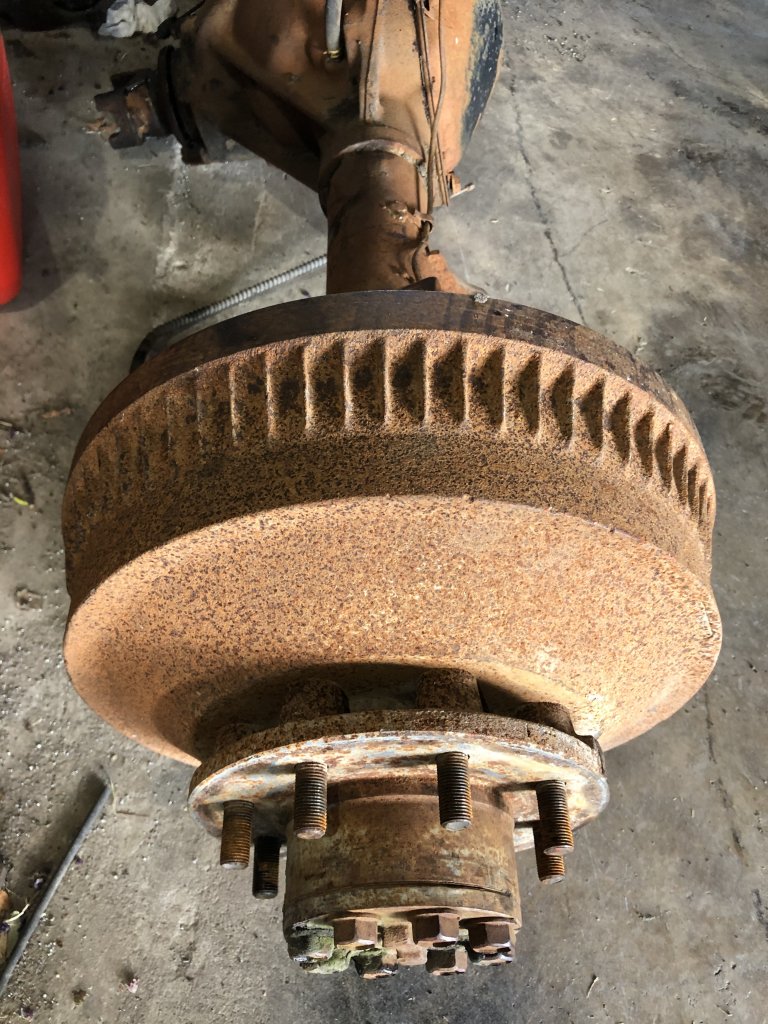 14-bolt-full-floater-before-and-after-media-blasting-gm-square-body