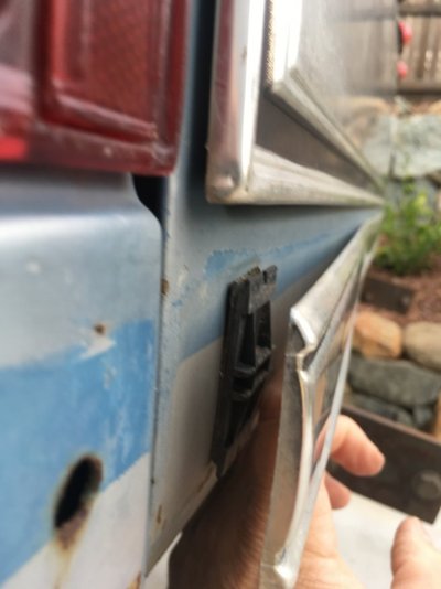 Aluminum tailgate trim clips 2.JPG