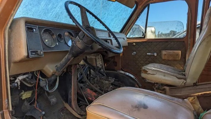 junkyard-find-1976-chevrolet-g20-chevy-van.jpg